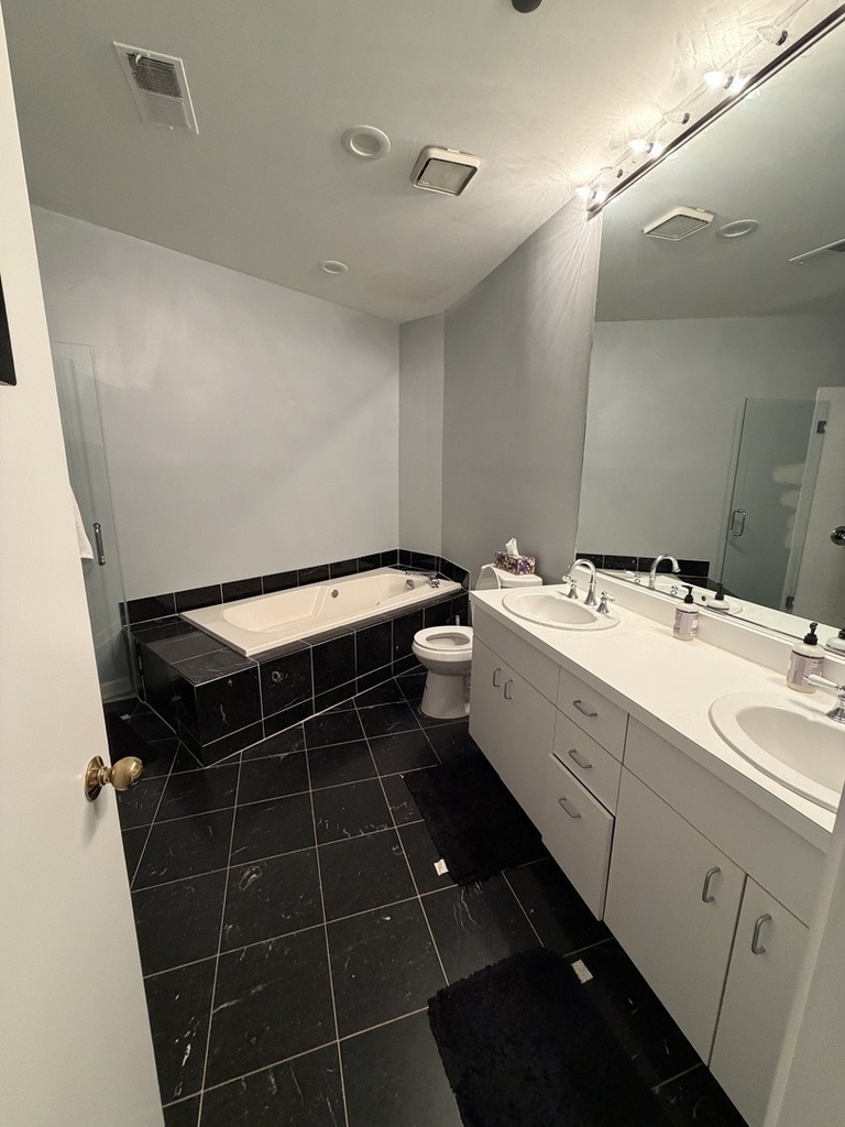 2100 N Racine Avenue - Photo 11