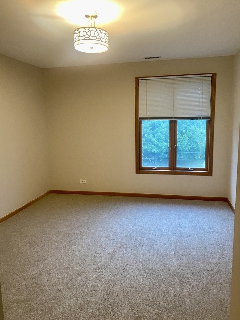475 N East River Road - Photo 5