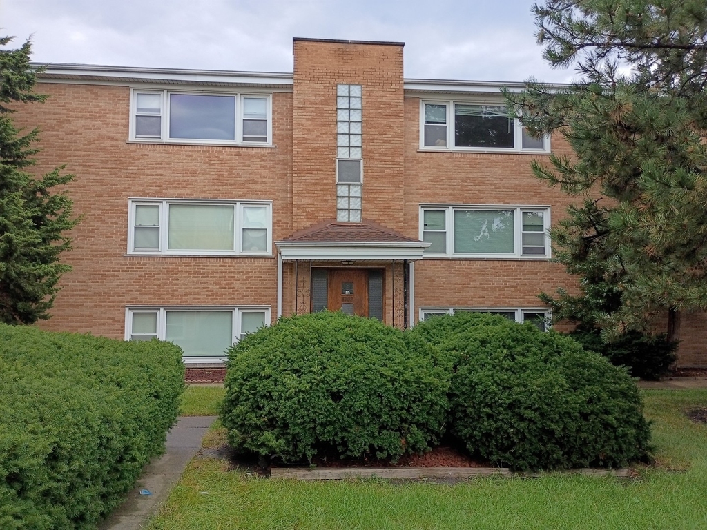 8902 N Wisner Street - Photo 0