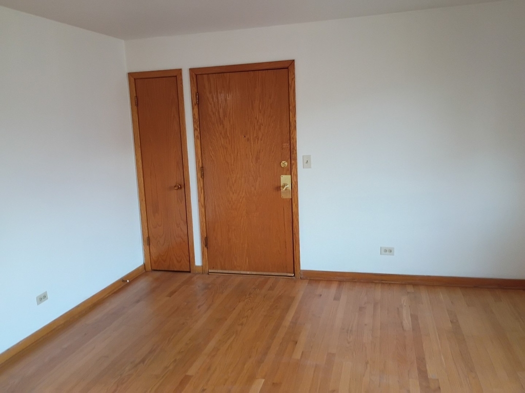8902 N Wisner Street - Photo 16