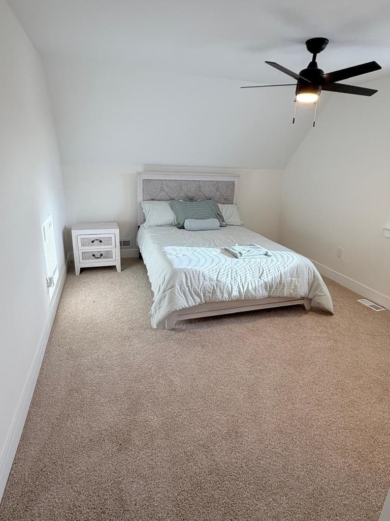 6835 S Oakley Avenue - Photo 10