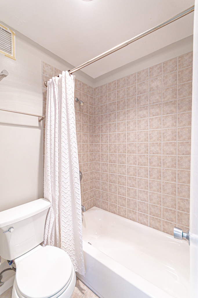 260 E Chestnut Street - Photo 8