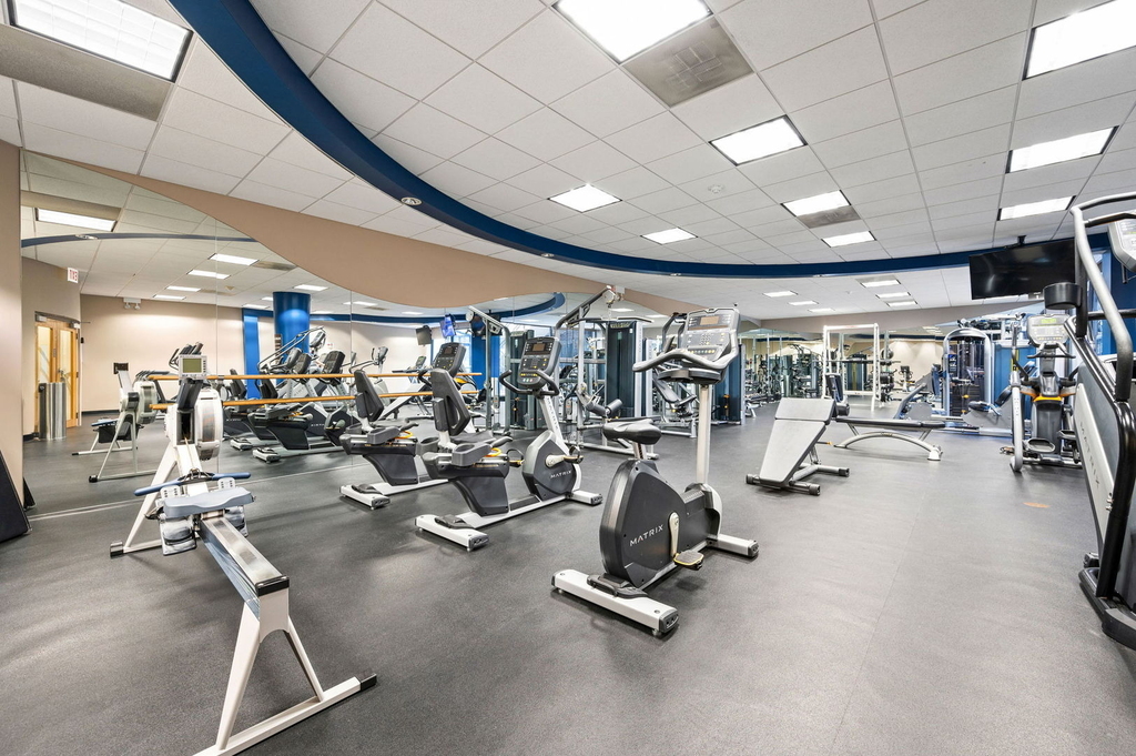 260 E Chestnut Street - Photo 15