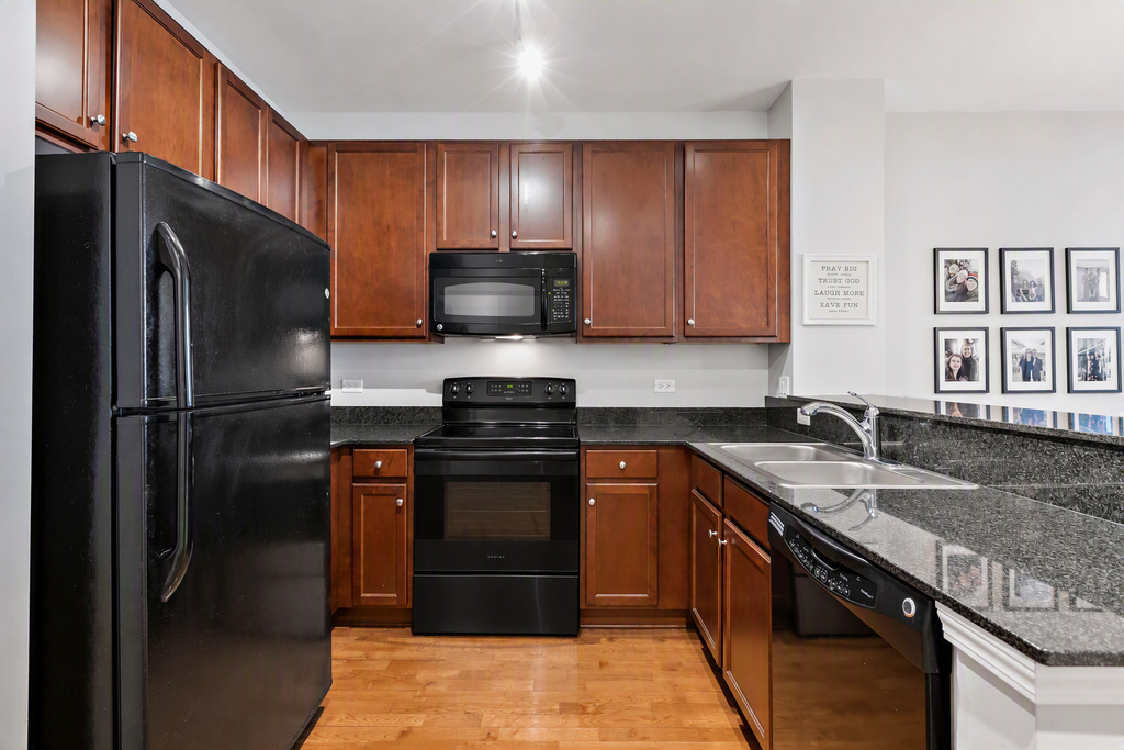 1901 S Calumet Avenue - Photo 3