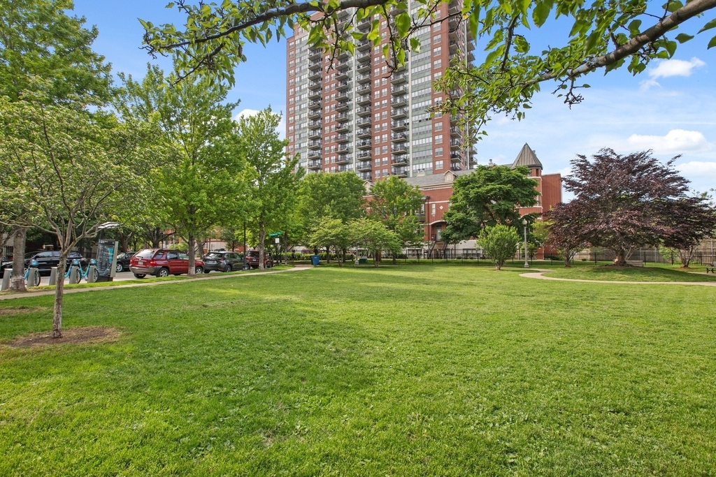 1901 S Calumet Avenue - Photo 19