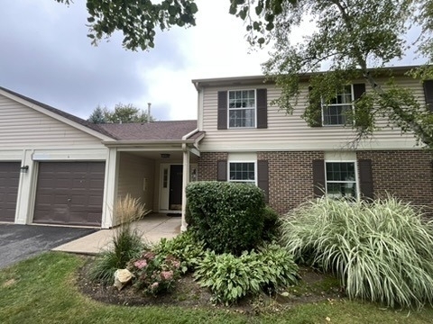 215 Brett Circle - Photo 0
