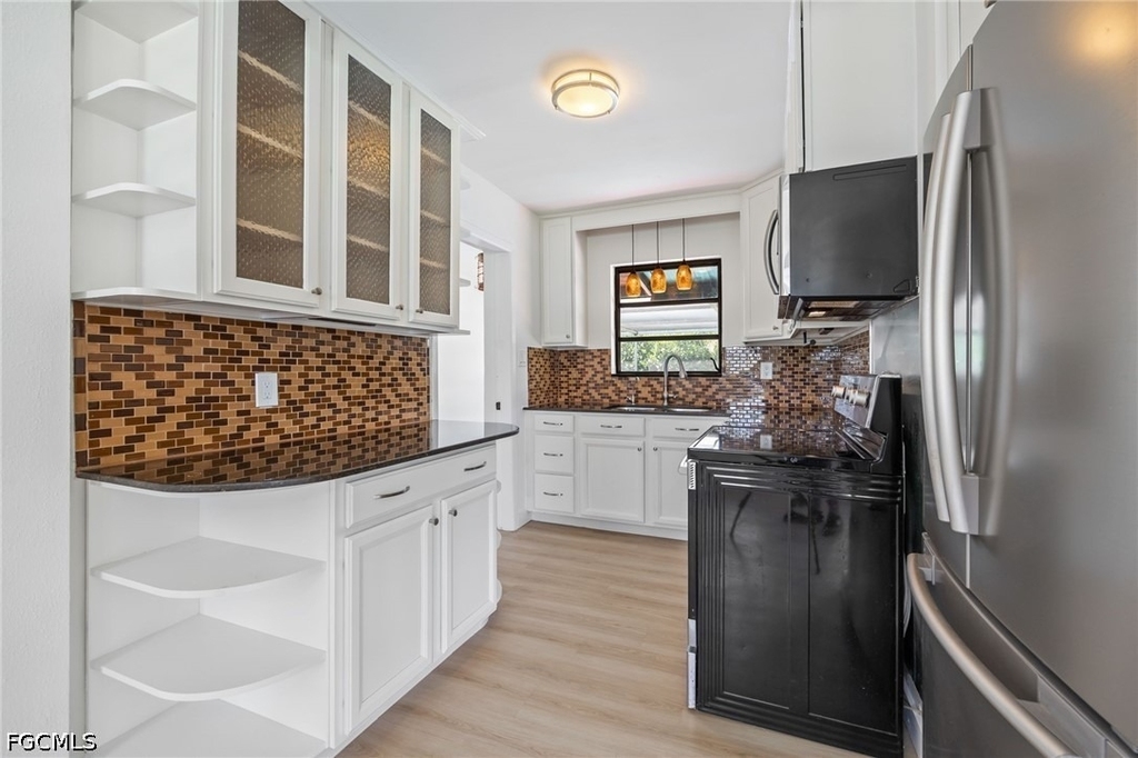 1575 Grace Avenue - Photo 13