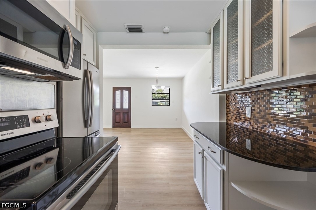 1575 Grace Avenue - Photo 16