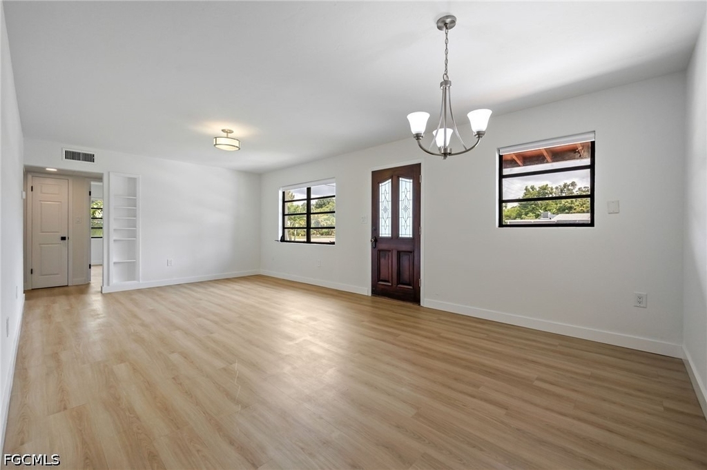 1575 Grace Avenue - Photo 9