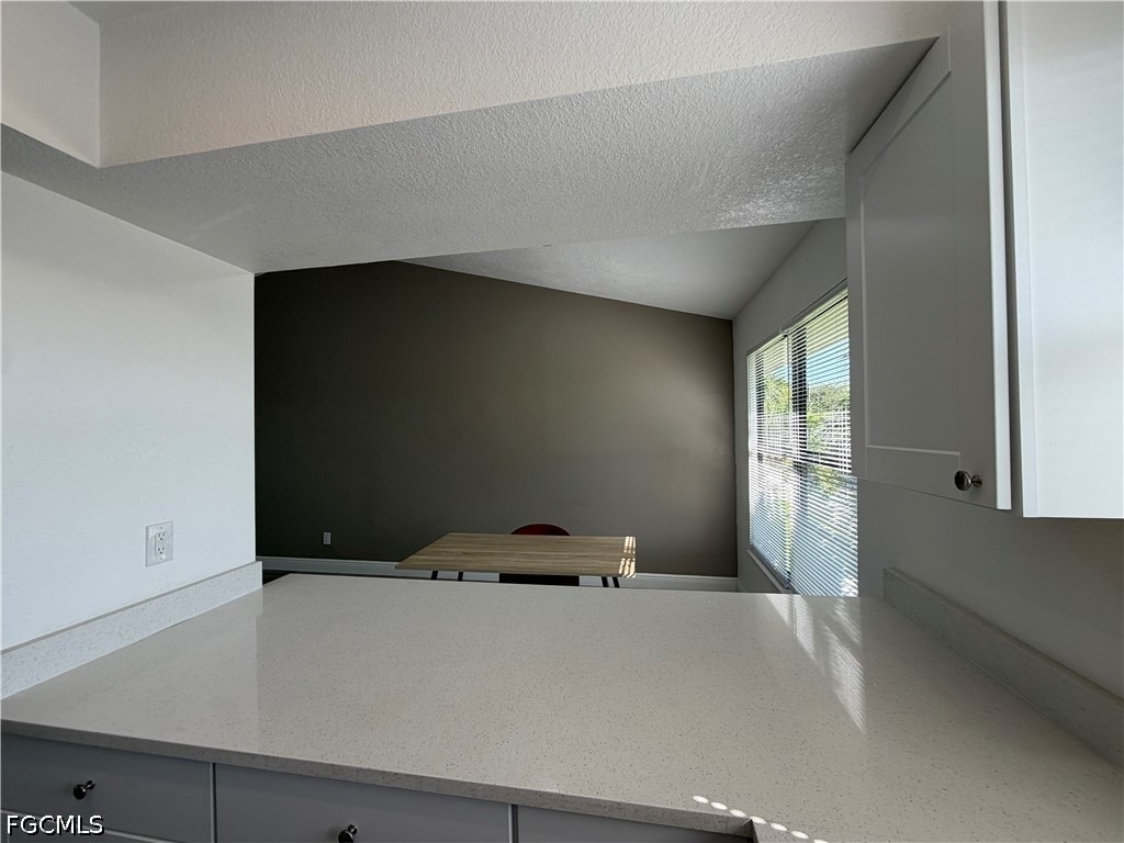 2811 Se 15th Place - Photo 13