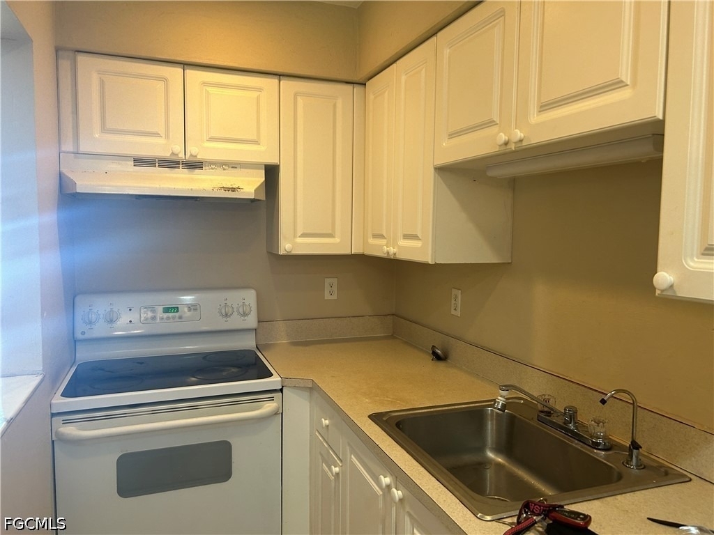 4710 Se 6th Avenue - Photo 1
