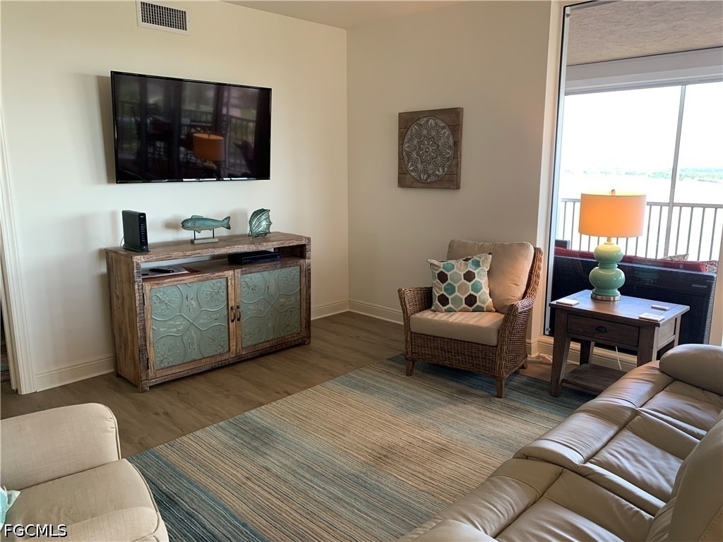 2090 W First Street - Photo 3