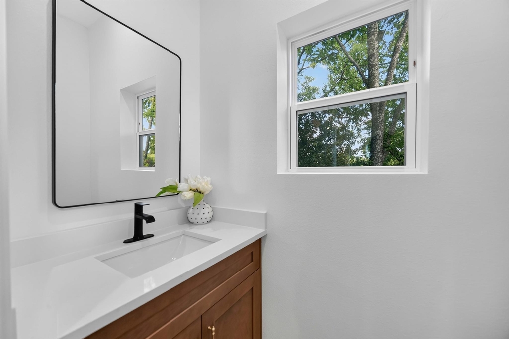 322 Walthall Drive - Photo 13