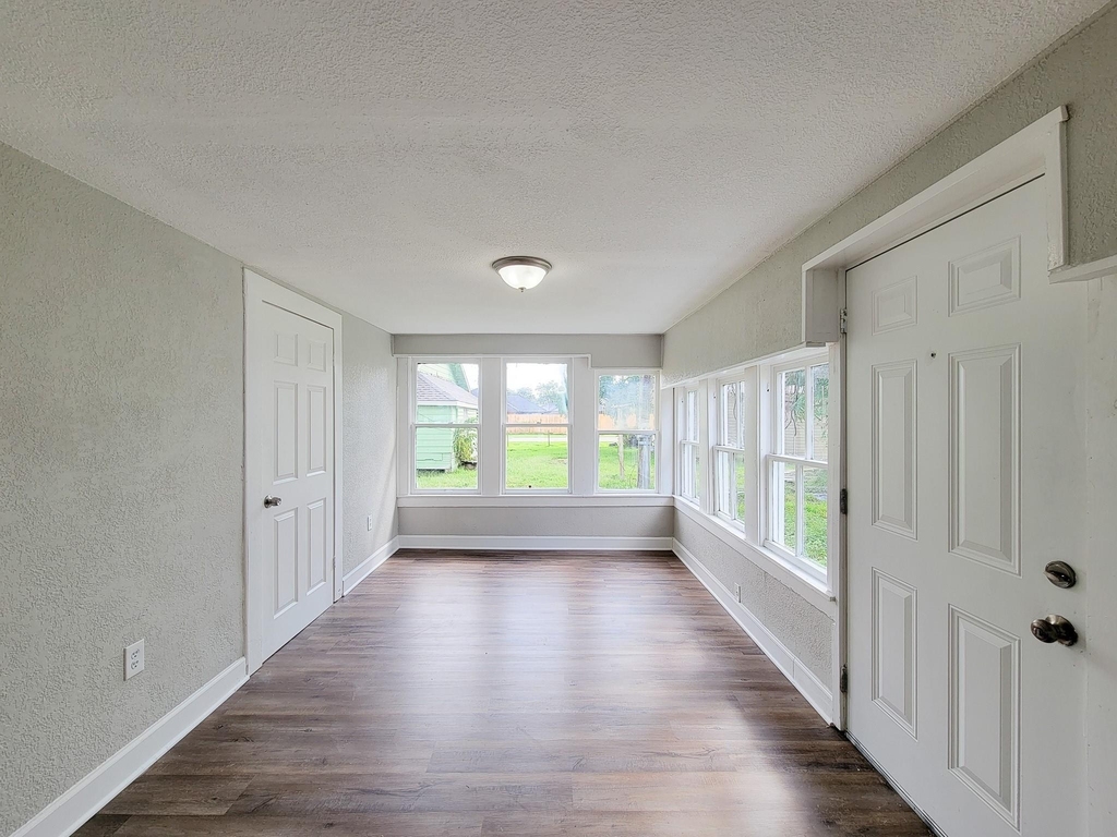 605 N Avenue A - Photo 30