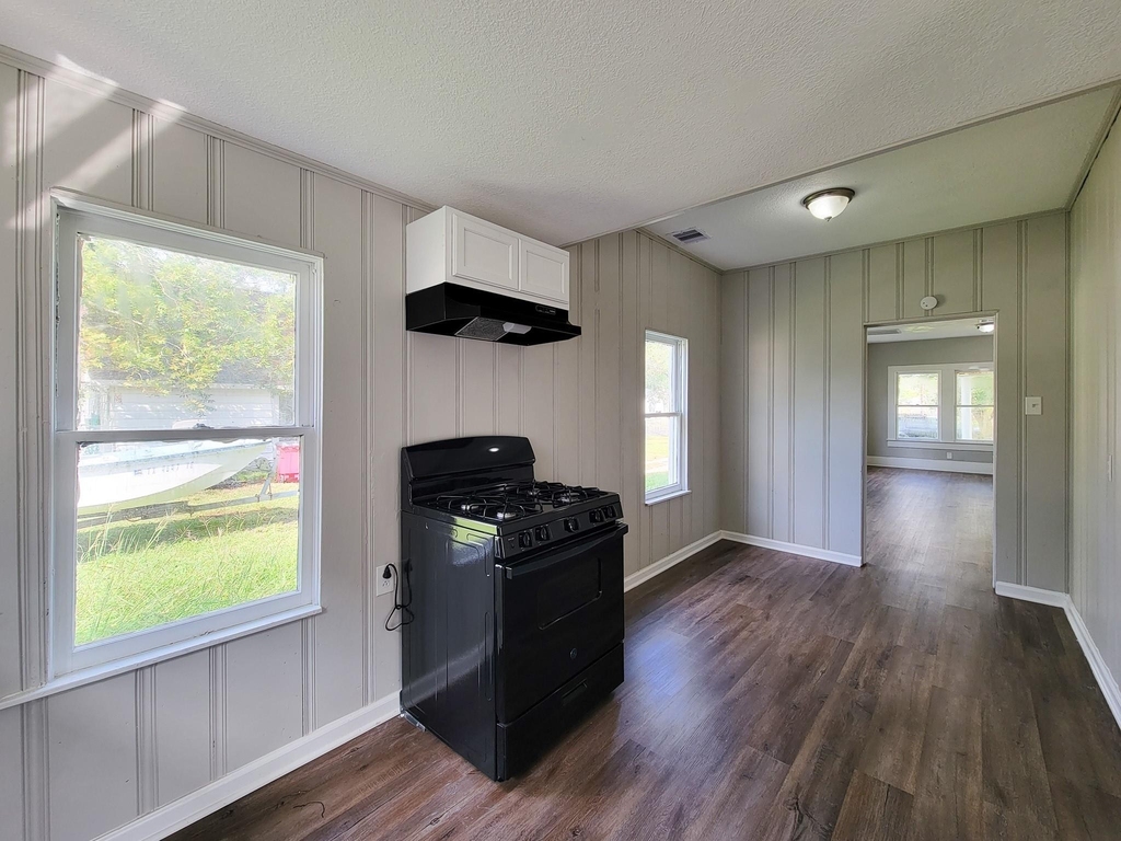 605 N Avenue A - Photo 15