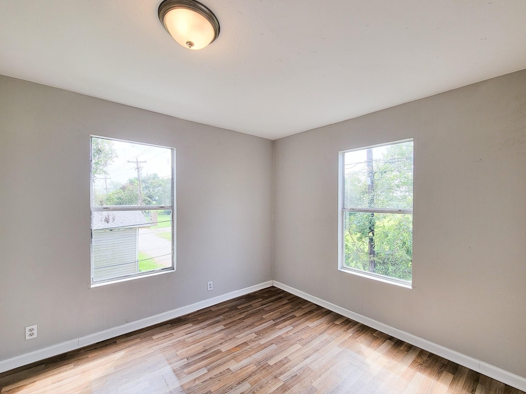 605 N Avenue A - Photo 31