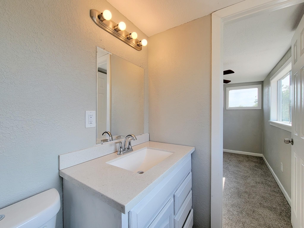 605 N Avenue A - Photo 42