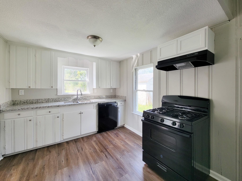 605 N Avenue A - Photo 11