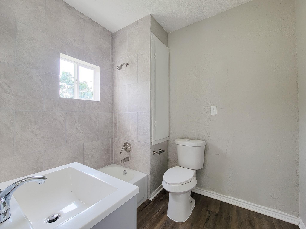 605 N Avenue A - Photo 24