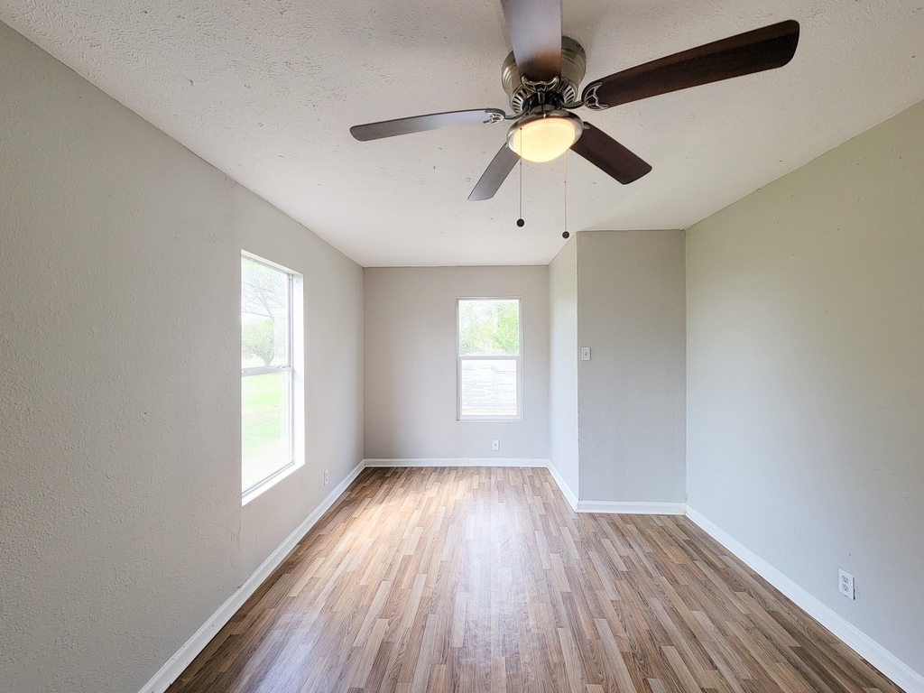 605 N Avenue A - Photo 35
