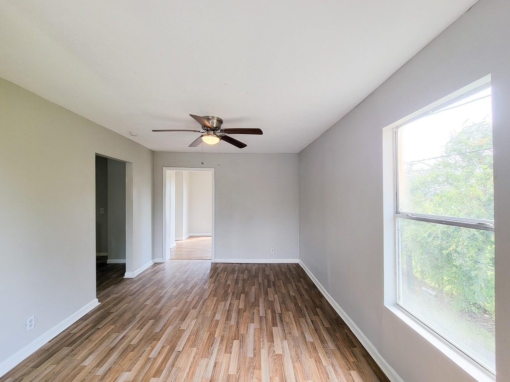 605 N Avenue A - Photo 29