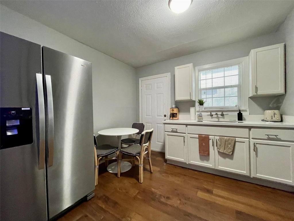 2409 Bastrop - Photo 6