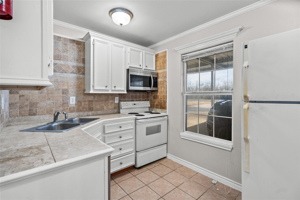 7900 Fm 2354 - Photo 2