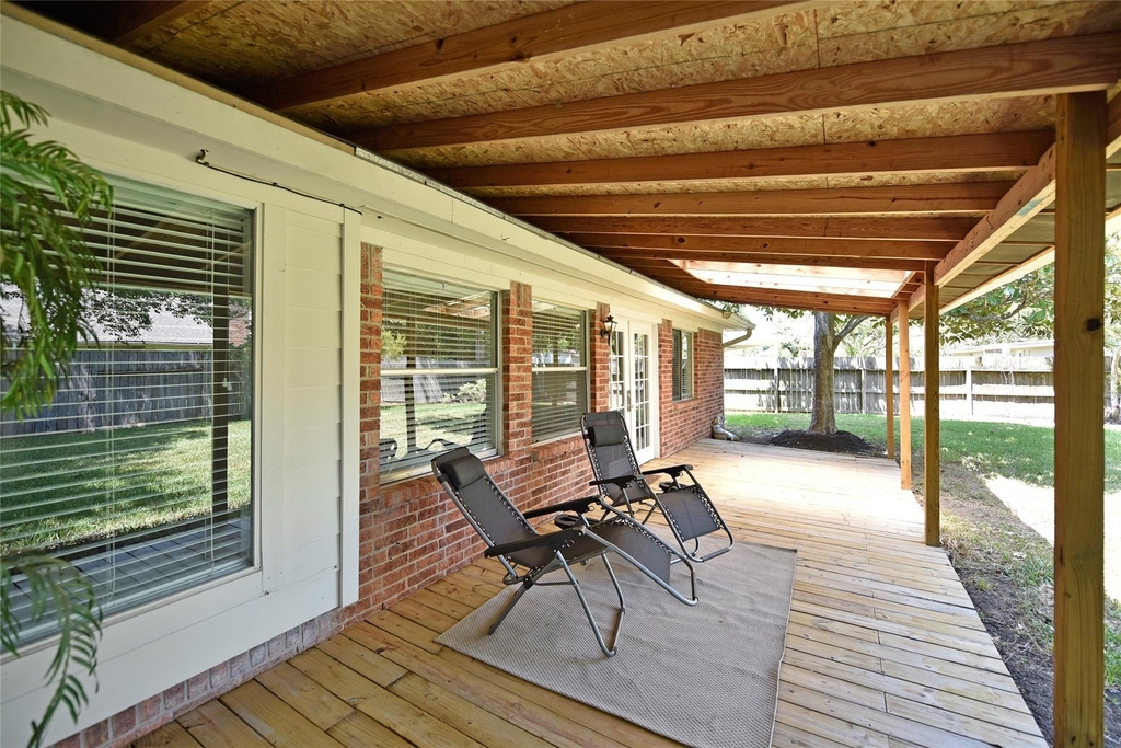 2035 Shorewood Lane - Photo 2
