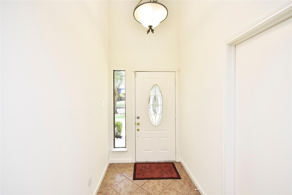 2035 Shorewood Lane - Photo 3