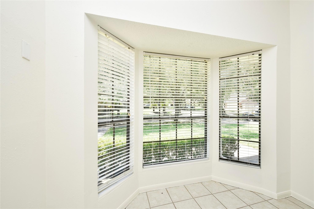 2035 Shorewood Lane - Photo 10