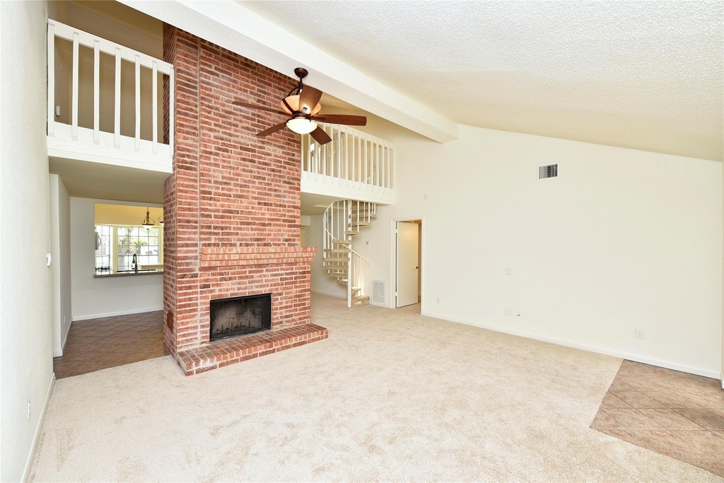 2035 Shorewood Lane - Photo 4