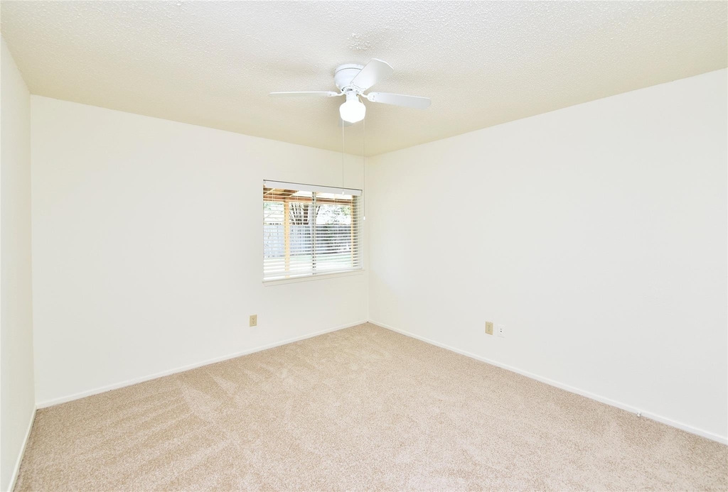 2035 Shorewood Lane - Photo 19