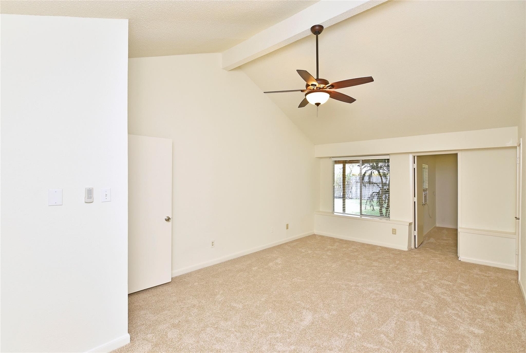 2035 Shorewood Lane - Photo 11