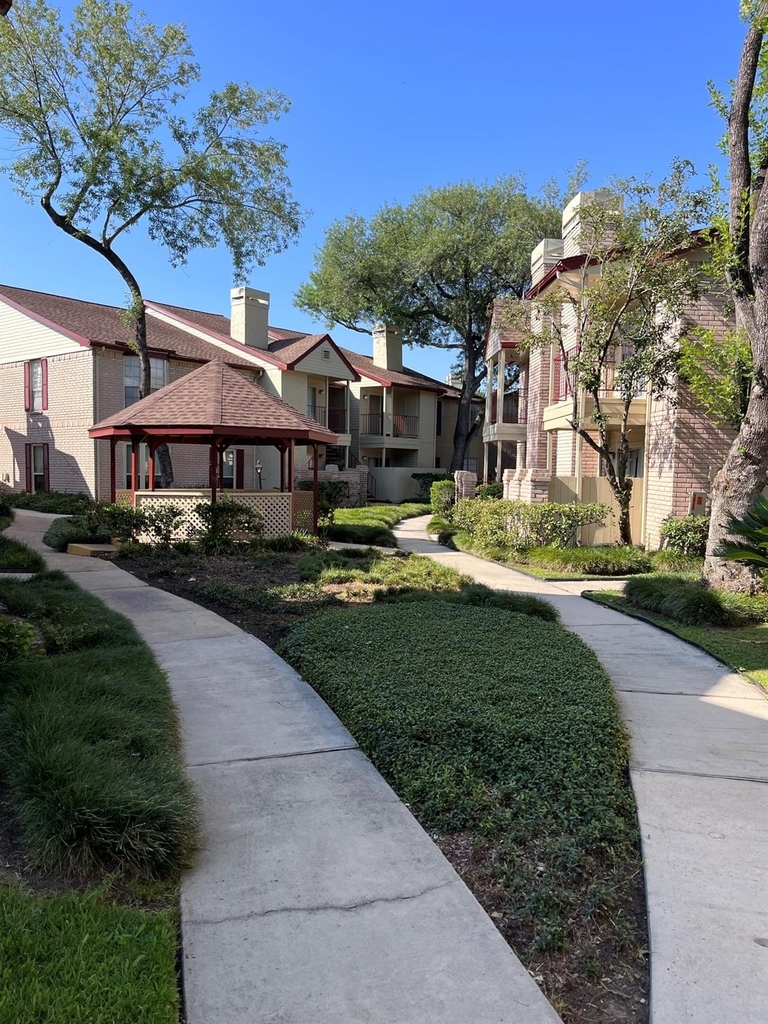 2120 El Paseo Street - Photo 3