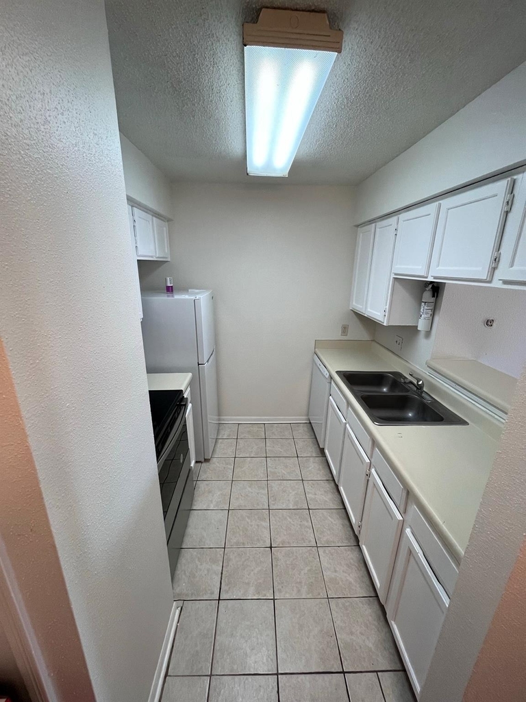 2120 El Paseo Street - Photo 25