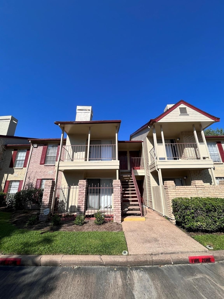 2120 El Paseo Street - Photo 1