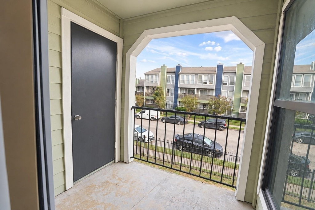 6602 Harbor Town Drive - Photo 11