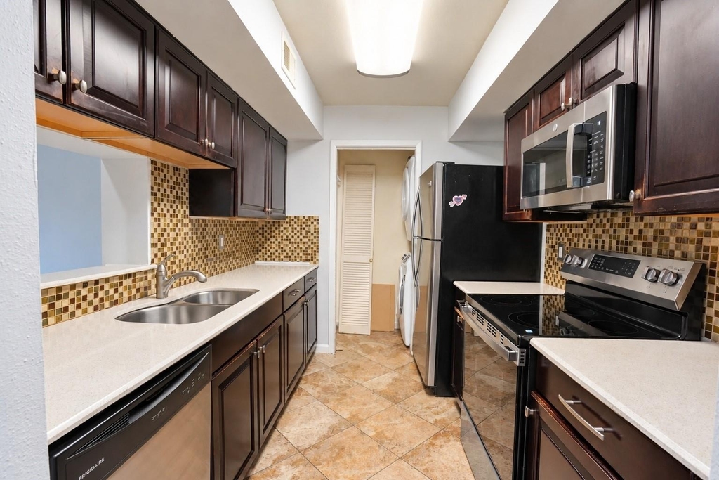 6602 Harbor Town Drive - Photo 8