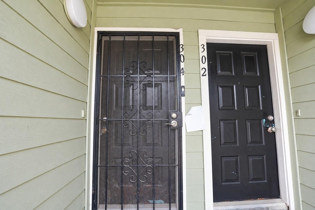 6602 Harbor Town Drive - Photo 5