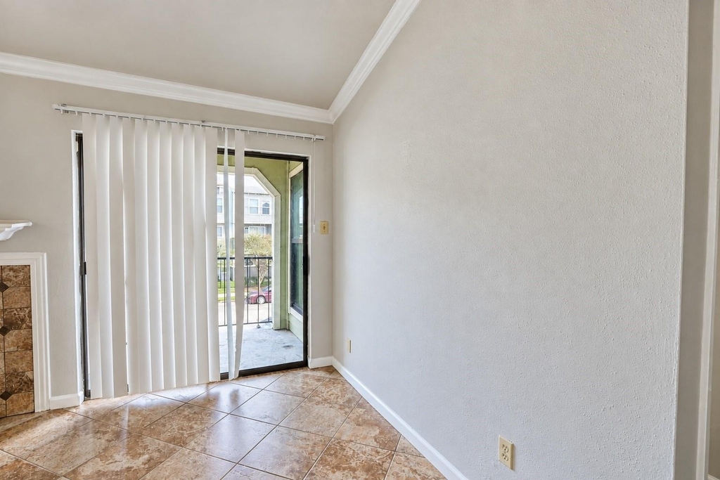 6602 Harbor Town Drive - Photo 10