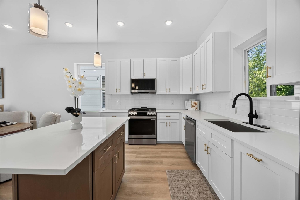 322 Walthall Drive - Photo 5