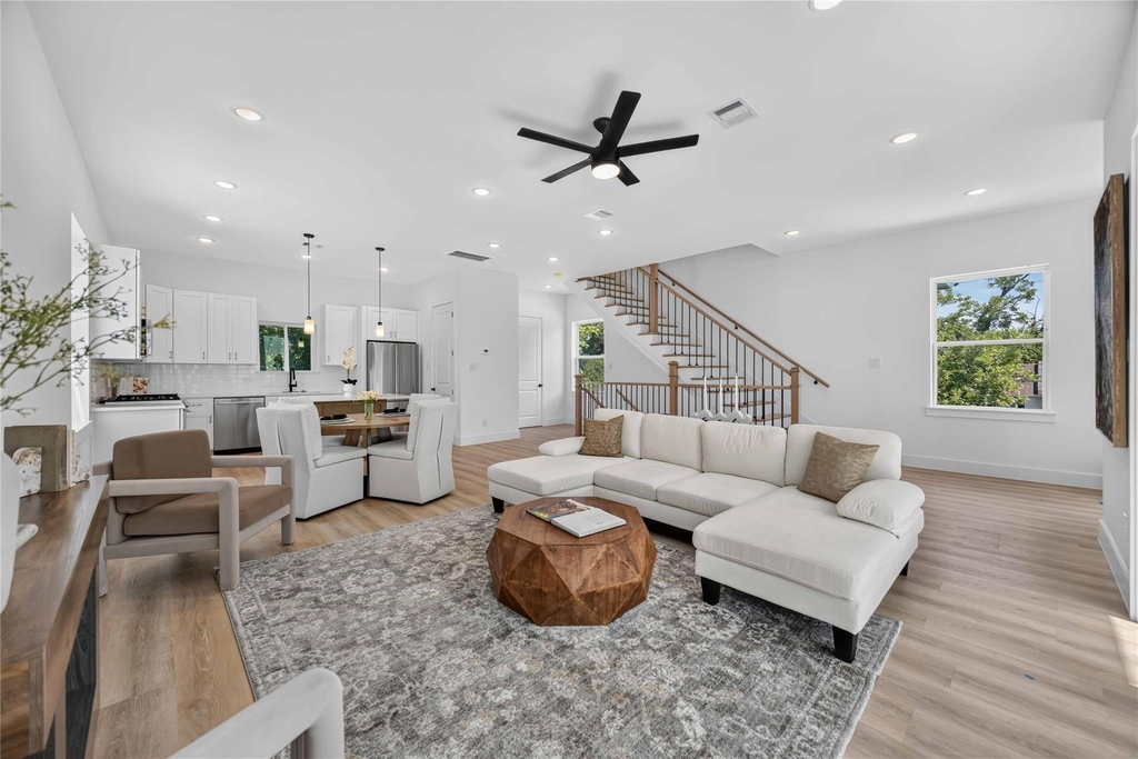 322 Walthall Drive - Photo 1