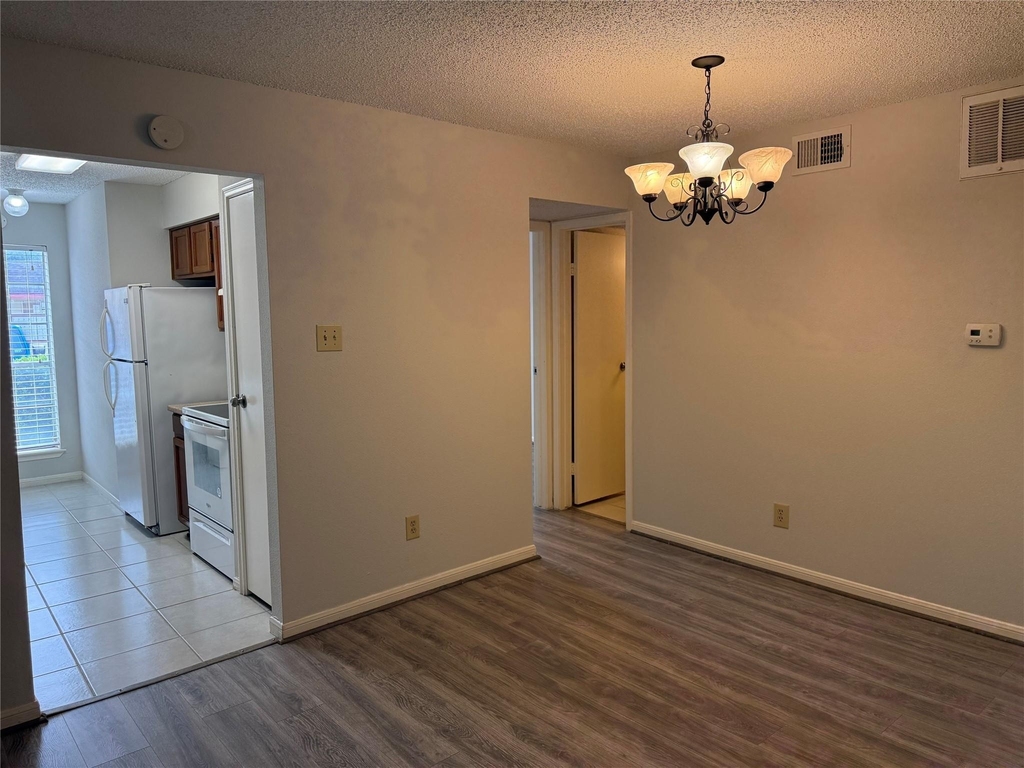 2120 El Paseo Street - Photo 3