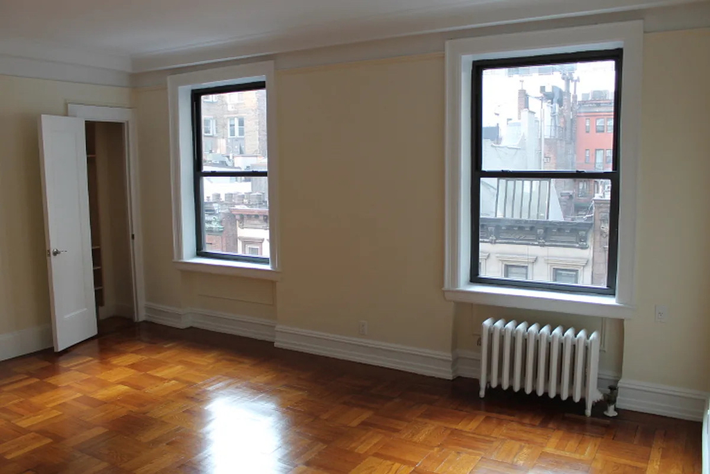 West 55th Street - Photo 0