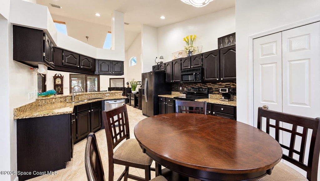 353 Kilmarnock Place - Photo 16