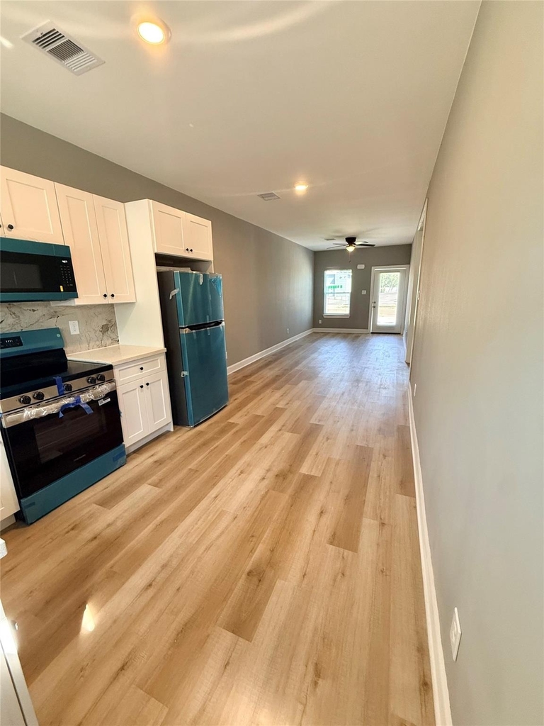 612 E Houston Avenue - Photo 7