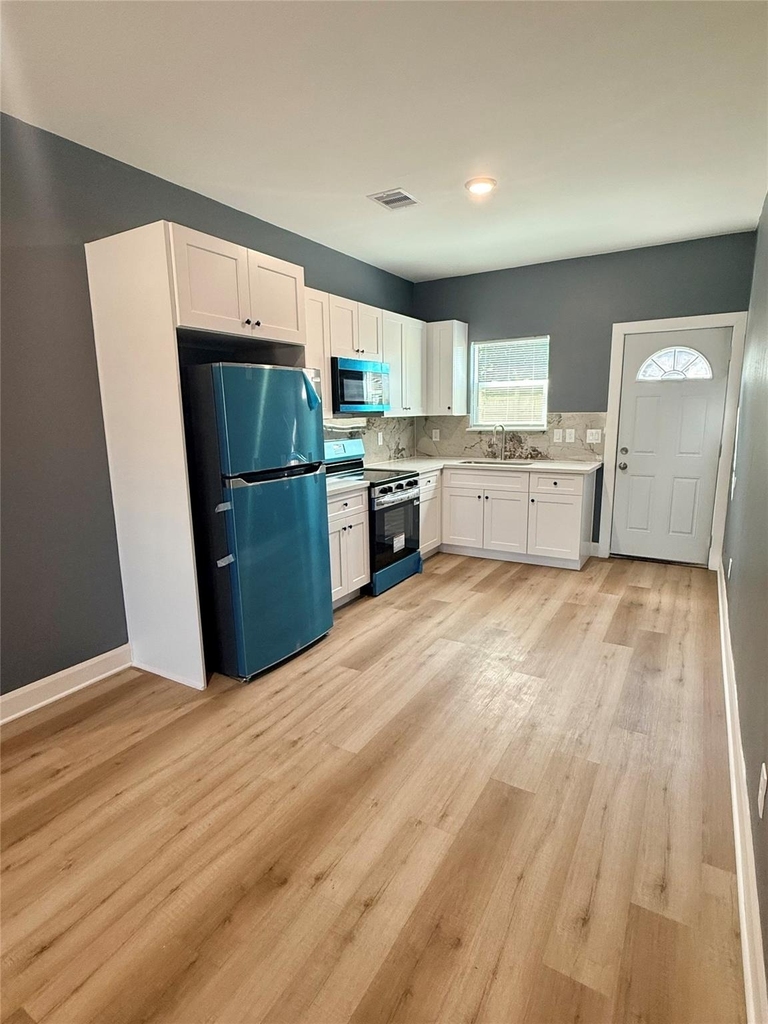 612 E Houston Avenue - Photo 16