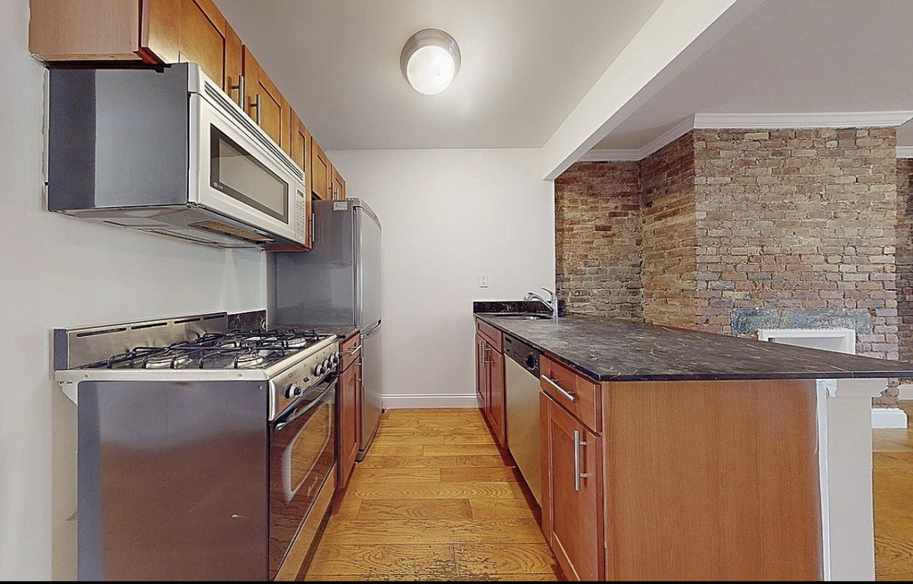  East 13th Street - Photo 3