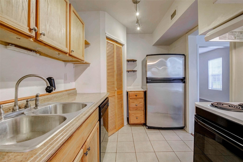 5642 Mccormick Street - Photo 9