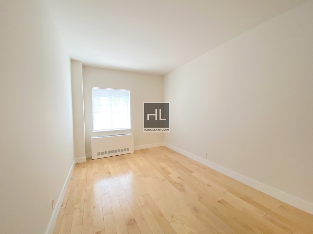 West 53rd Street - Photo 2